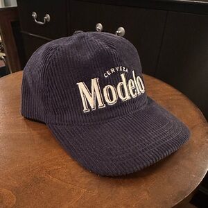 Urban Outfitters Modelo 5-Panel Cord Snapback Hat